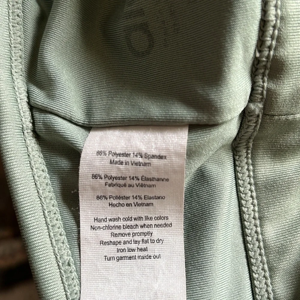 ALO Yoga Light Sage Strappy Sports Bra - Picture 8 of 8